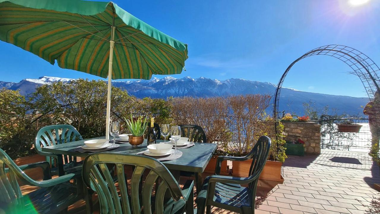 Casa Elka Residence Lake View And Pool By Garda Domus Mea Pieve  Bagian luar foto