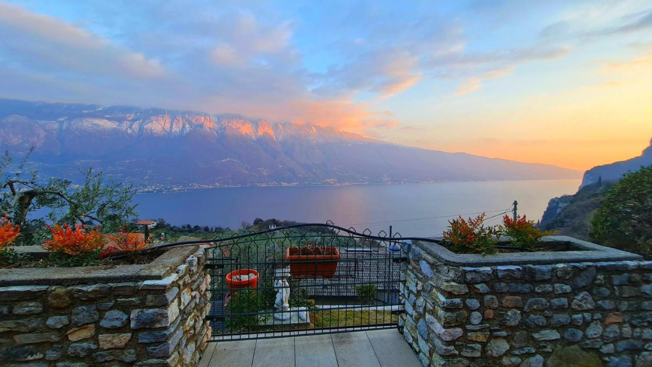 Casa Elka Residence Lake View And Pool By Garda Domus Mea Pieve  Bagian luar foto