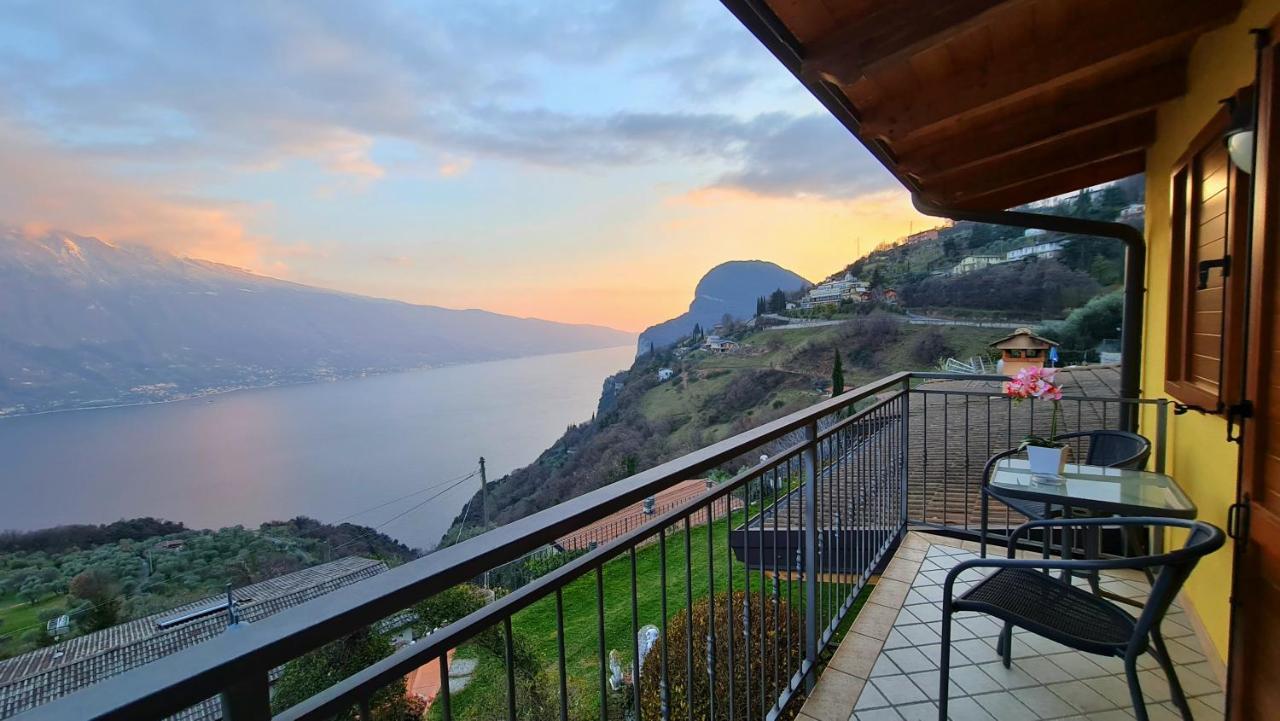 Casa Elka Residence Lake View And Pool By Garda Domus Mea Pieve  Bagian luar foto