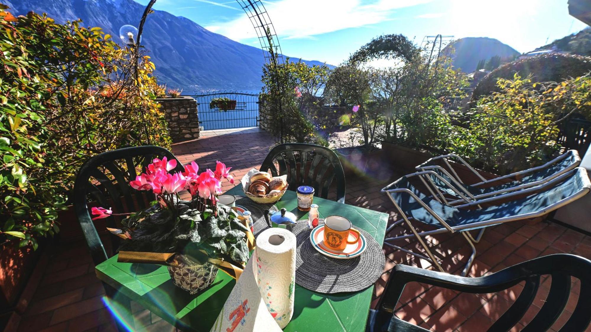 Casa Elka Residence Lake View And Pool By Garda Domus Mea Pieve  Bagian luar foto